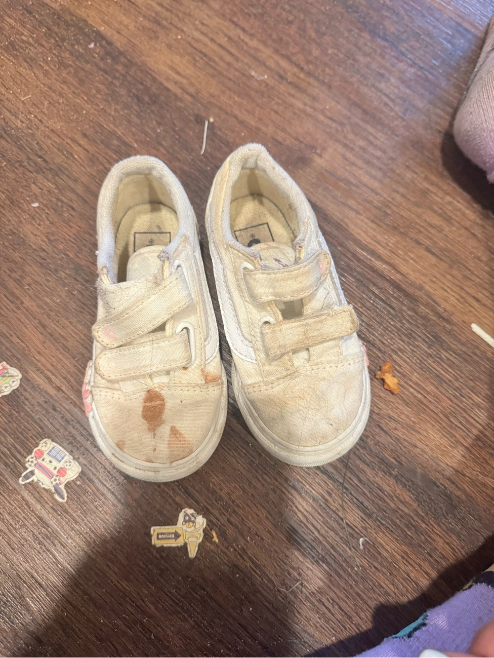 Vans Kids Velcro Canvas Sneakers in Cream